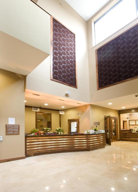 The Shirley Arms Hotel Каррікмакросс Екстер'єр фото